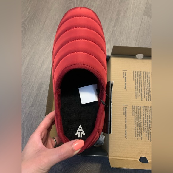 Woods Women's Red Slippers (Size: 9) - Picture 5 of 9